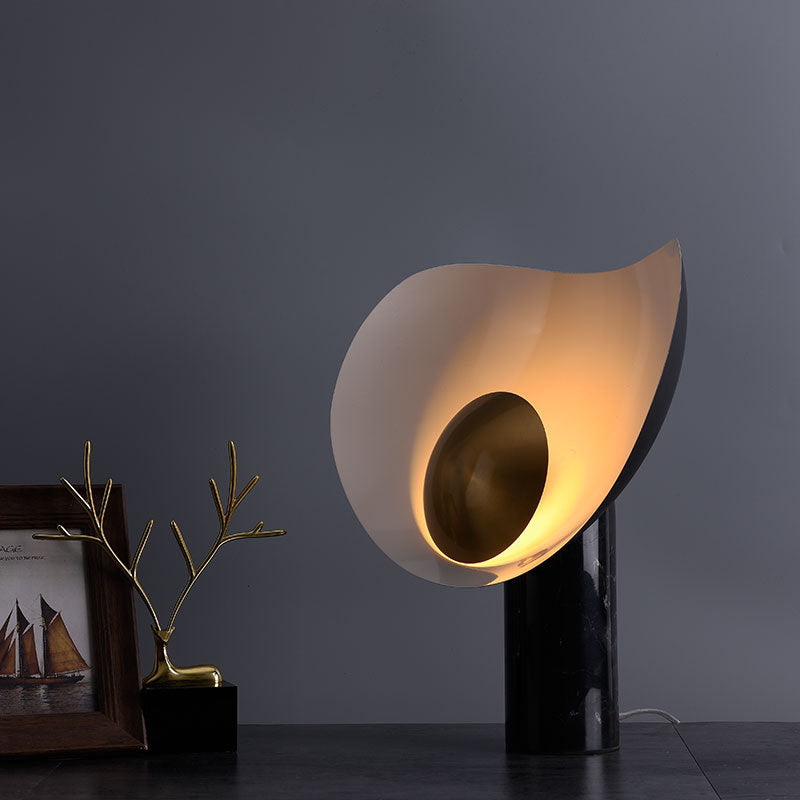 Postmodern Nordic Creative Hardware Tea Restaurant Table Lamp